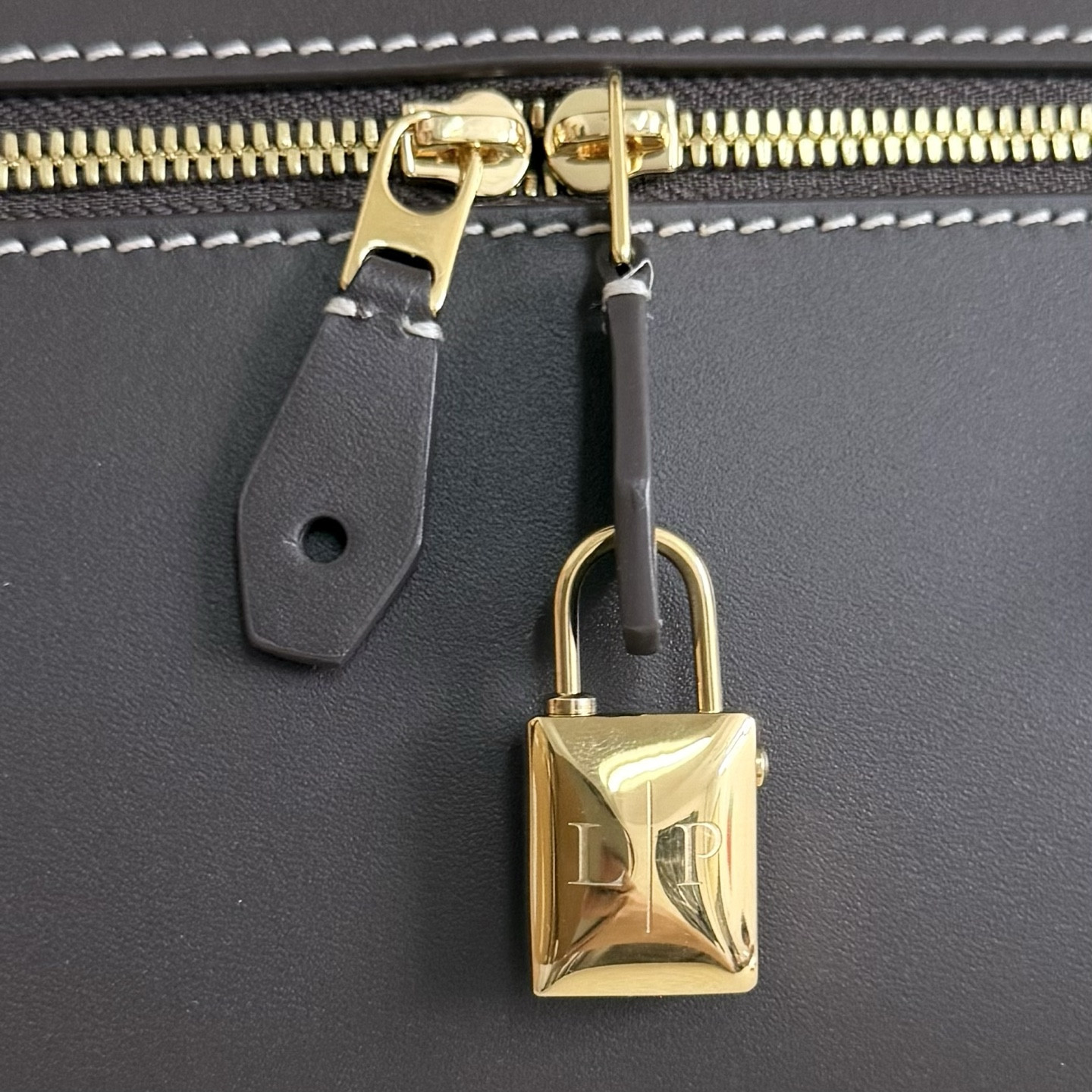 L0r0 P1ana Extra Bag L23 23x12x7cm