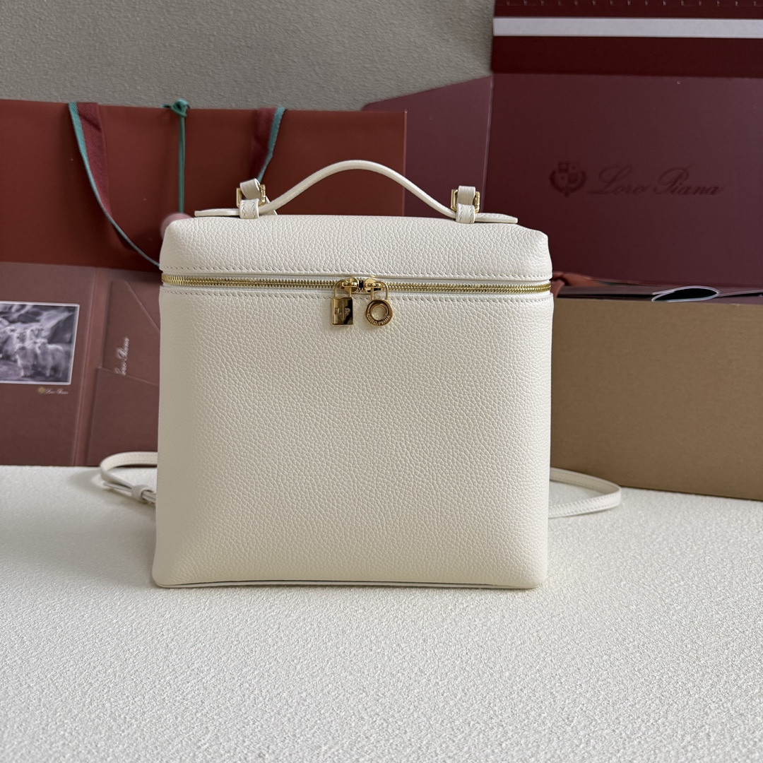 L0r0 P1ana Extra Pocket Backpack L23.5 23x21x8cm