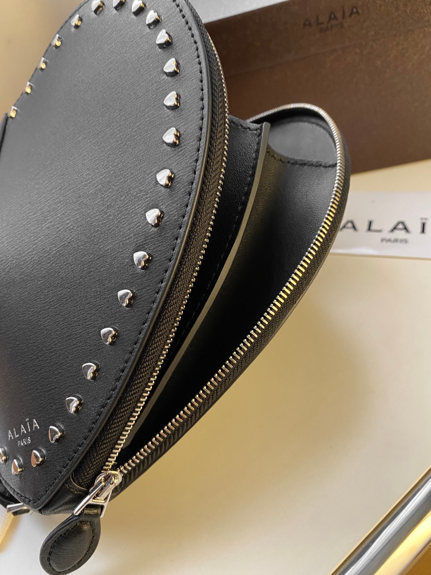 ALAÏA Le Coeur Heart Bag 18.5x20.5x5cm