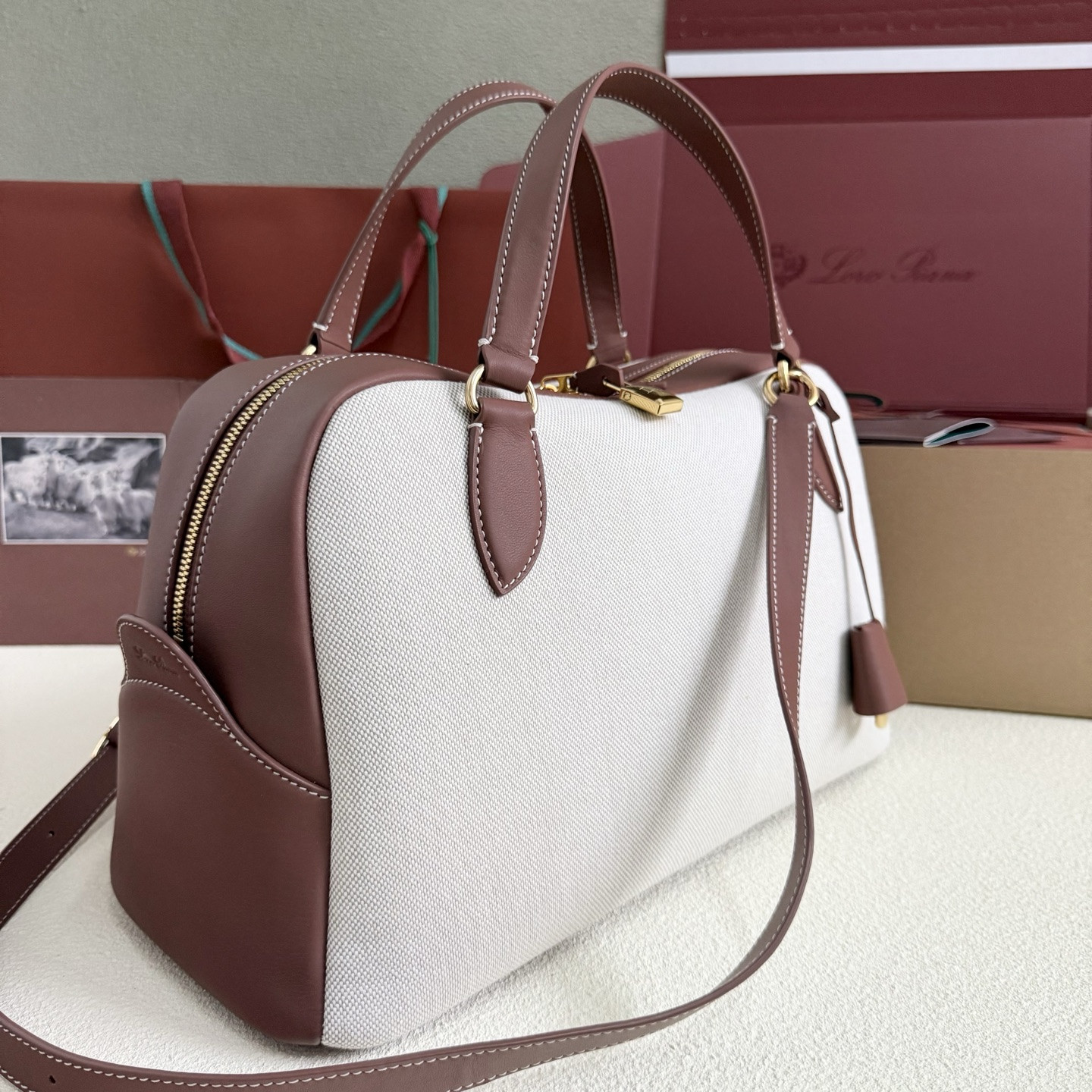 L0r0 P1ana Needle 38x22x16cm