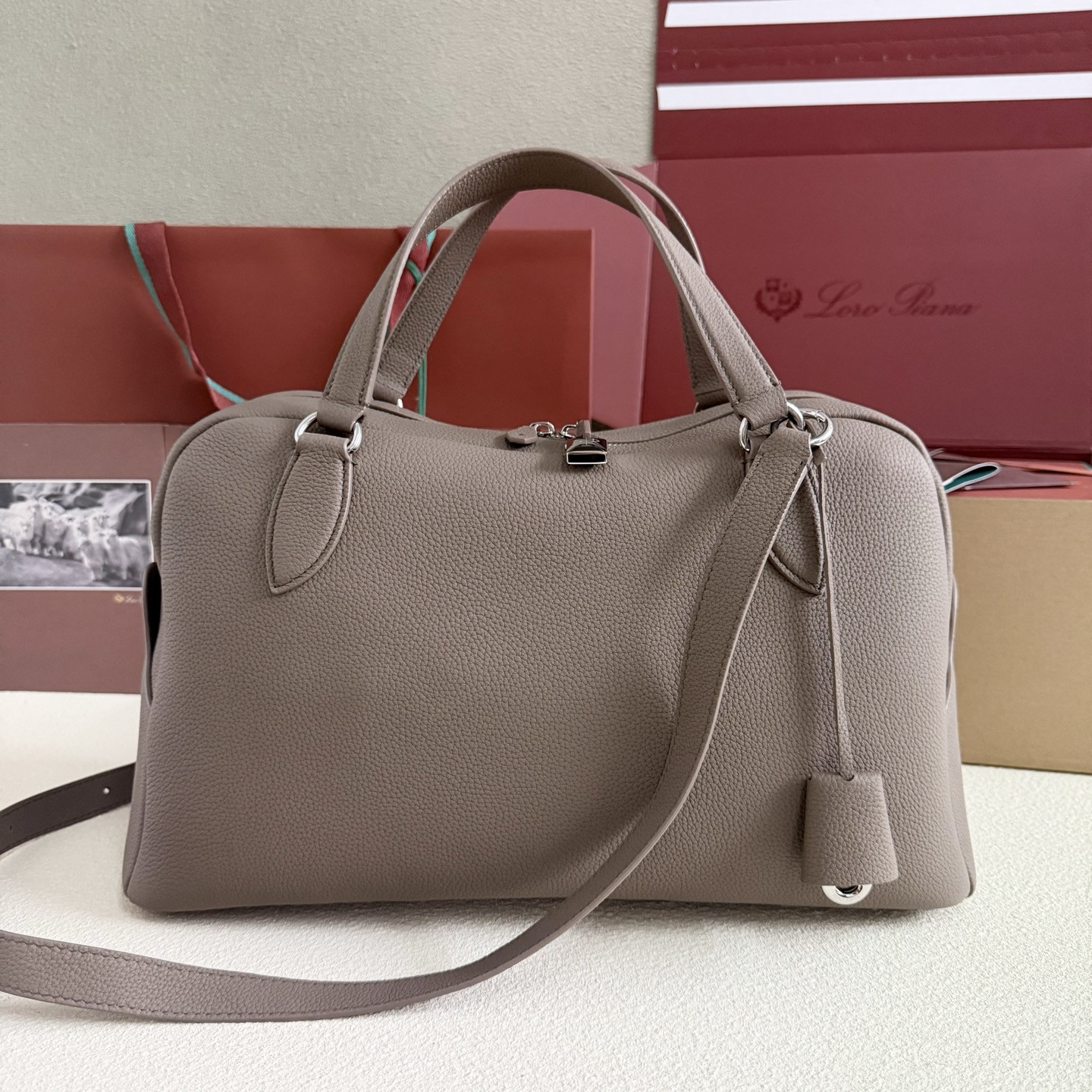 L0r0 P1ana Needle 38x22x16cm