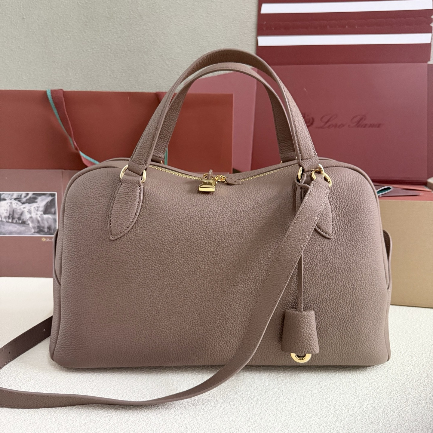 L0r0 P1ana Needle 38x22x16cm