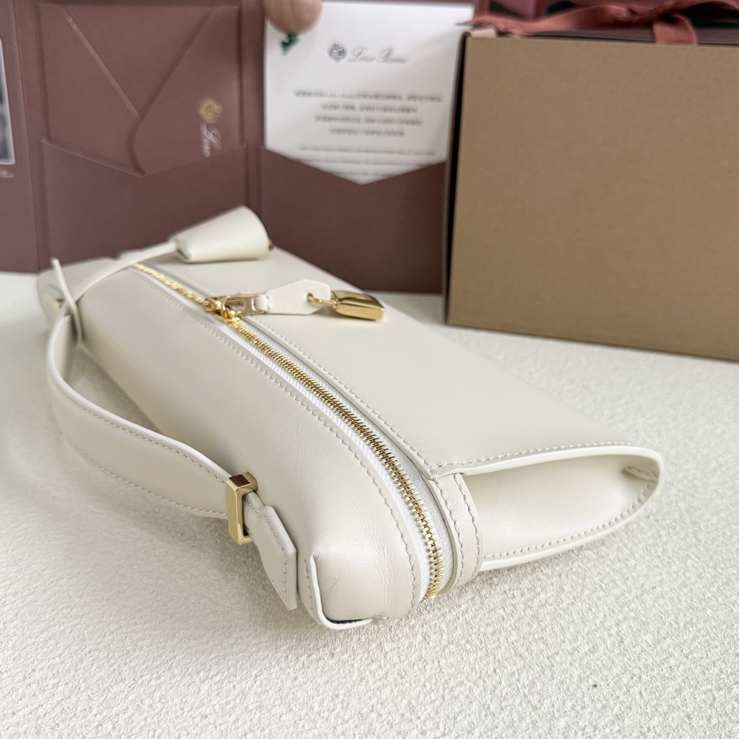 L0r0 P1ana Extra Clutch L29 29x14x3cm