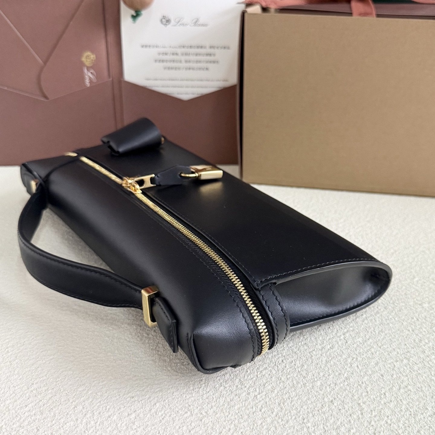 L0r0 P1ana Extra Clutch L29 29x14x3cm