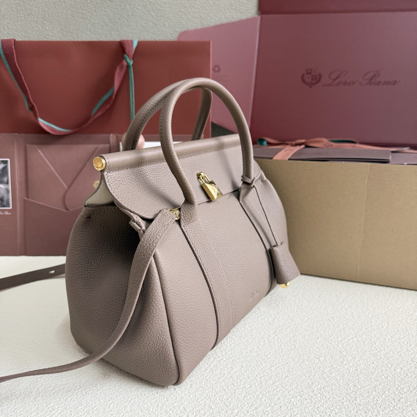 L0r0 P1ana Loom L25 Calfskin 25x18x12.5cm