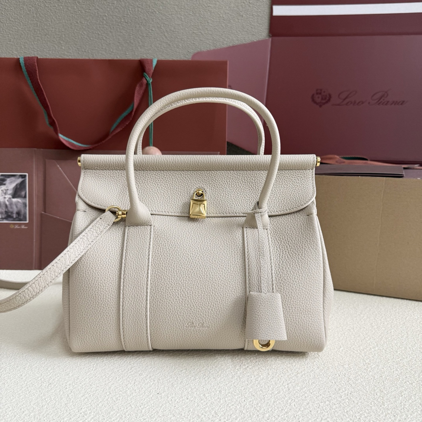 L0r0 P1ana Loom L25 Calfskin 25x18x12.5cm