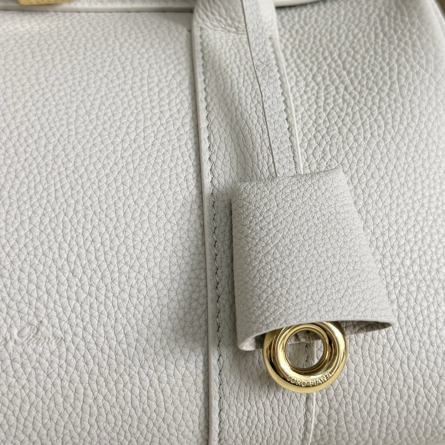 L0r0 P1ana Loom L25 Calfskin 25x18x12.5cm