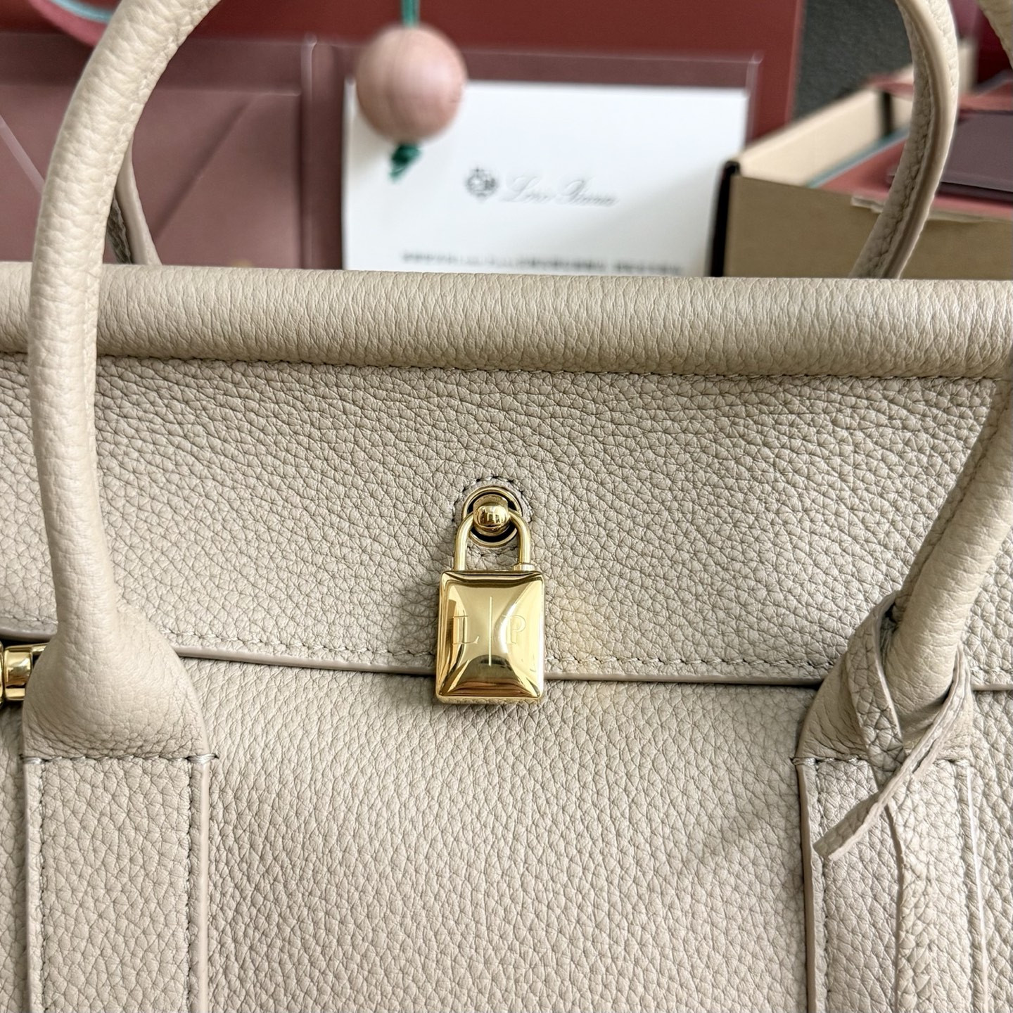 L0r0 P1ana Loom L25 Calfskin 25x18x12.5cm