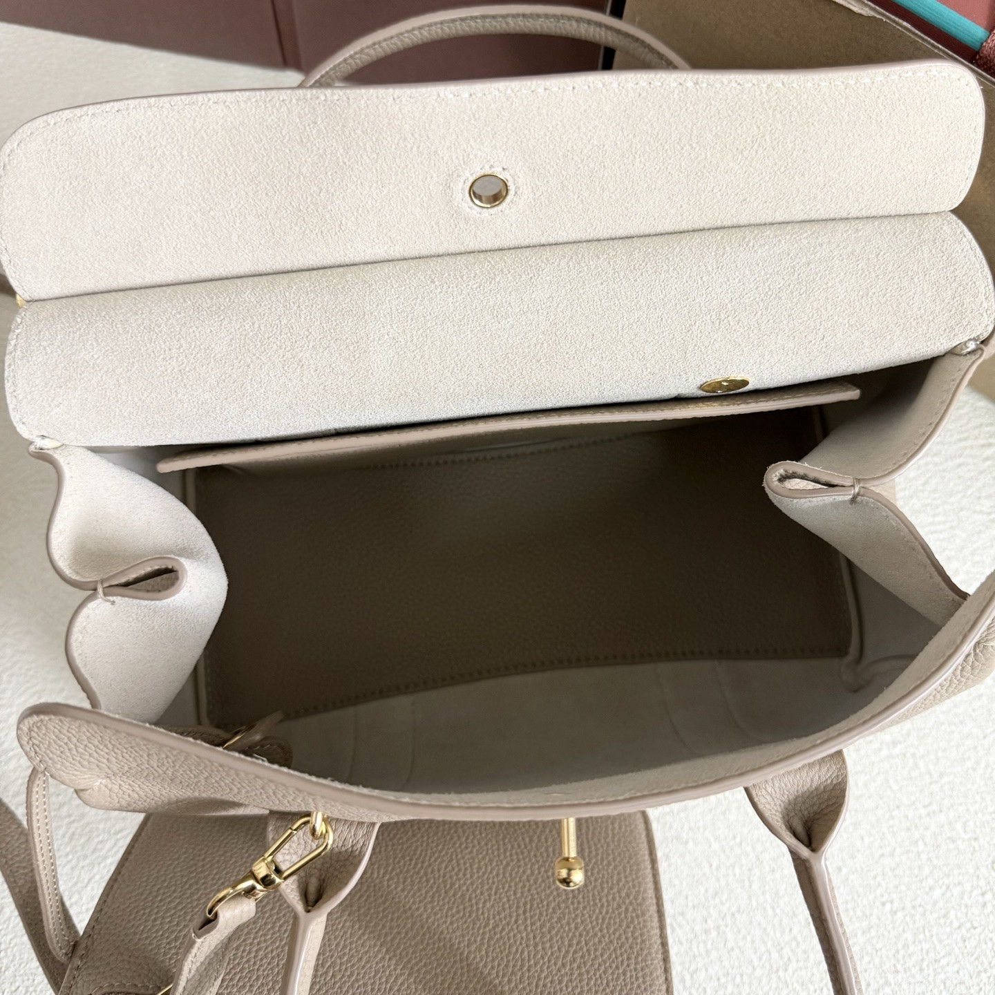 L0r0 P1ana Loom L25 Calfskin 25x18x12.5cm