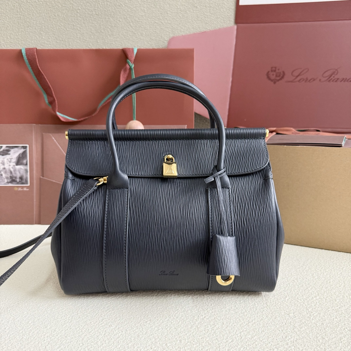 L0r0 P1ana Loom L25 Calfskin Dark blue 25x18x12.5cm