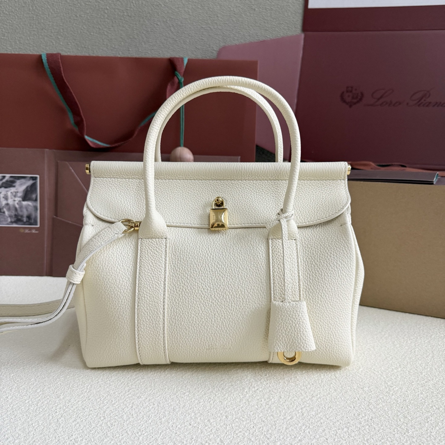 L0r0 P1ana Loom L25 Calfskin 25x18x12.5cm