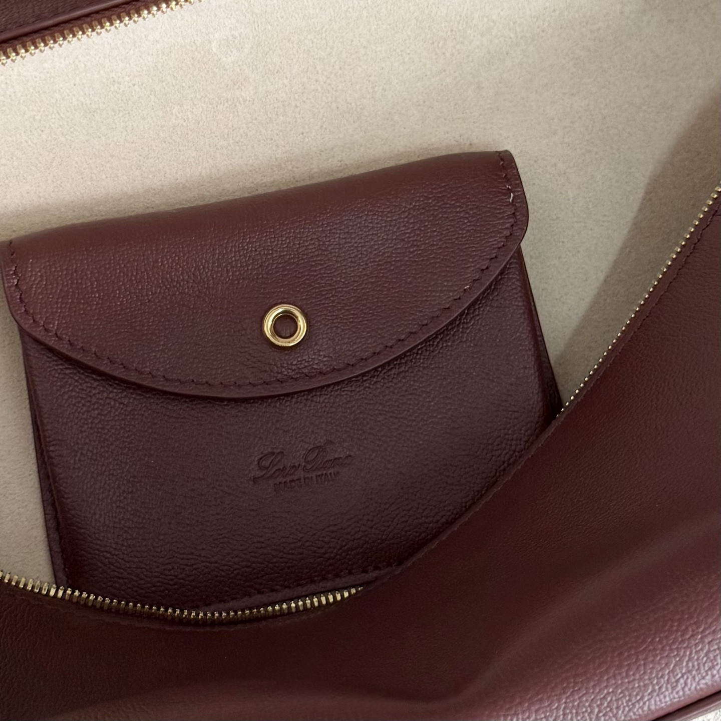 L0r0 P1ana Extra Pocket L27 Calfskin 16x27x10cm