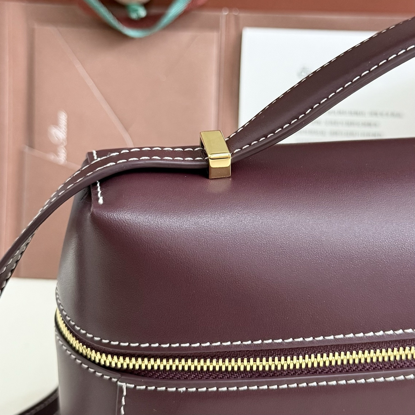 L0r0 P1ana Extra Pocket L27 Calfskin 16x27x10cm