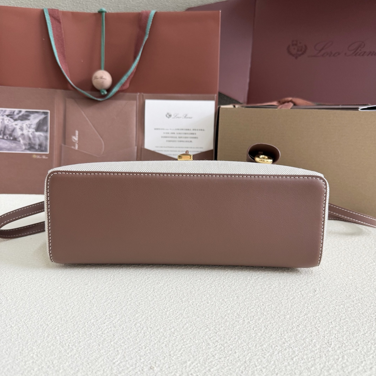 L0r0 P1ana Extra Pocket L27 16x27x10cm