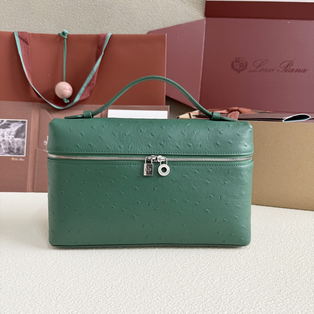 L0r0 P1ana Extra Pocket L27 Ostrich-grained Leather 16x27x10cm