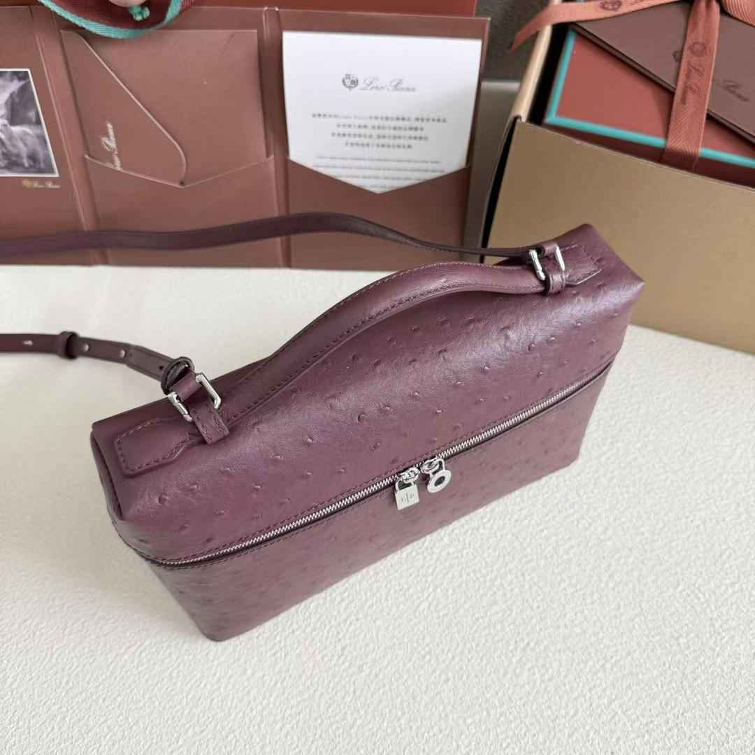 L0r0 P1ana Extra Pocket L27 Ostrich-grained Leather 16x27x10cm