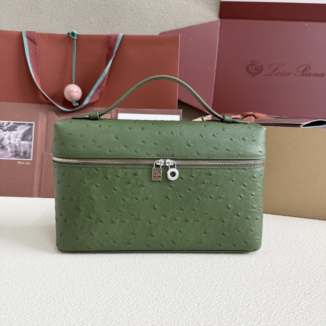 L0r0 P1ana Extra Pocket L27 Ostrich-grained Leather 16x27x10cm