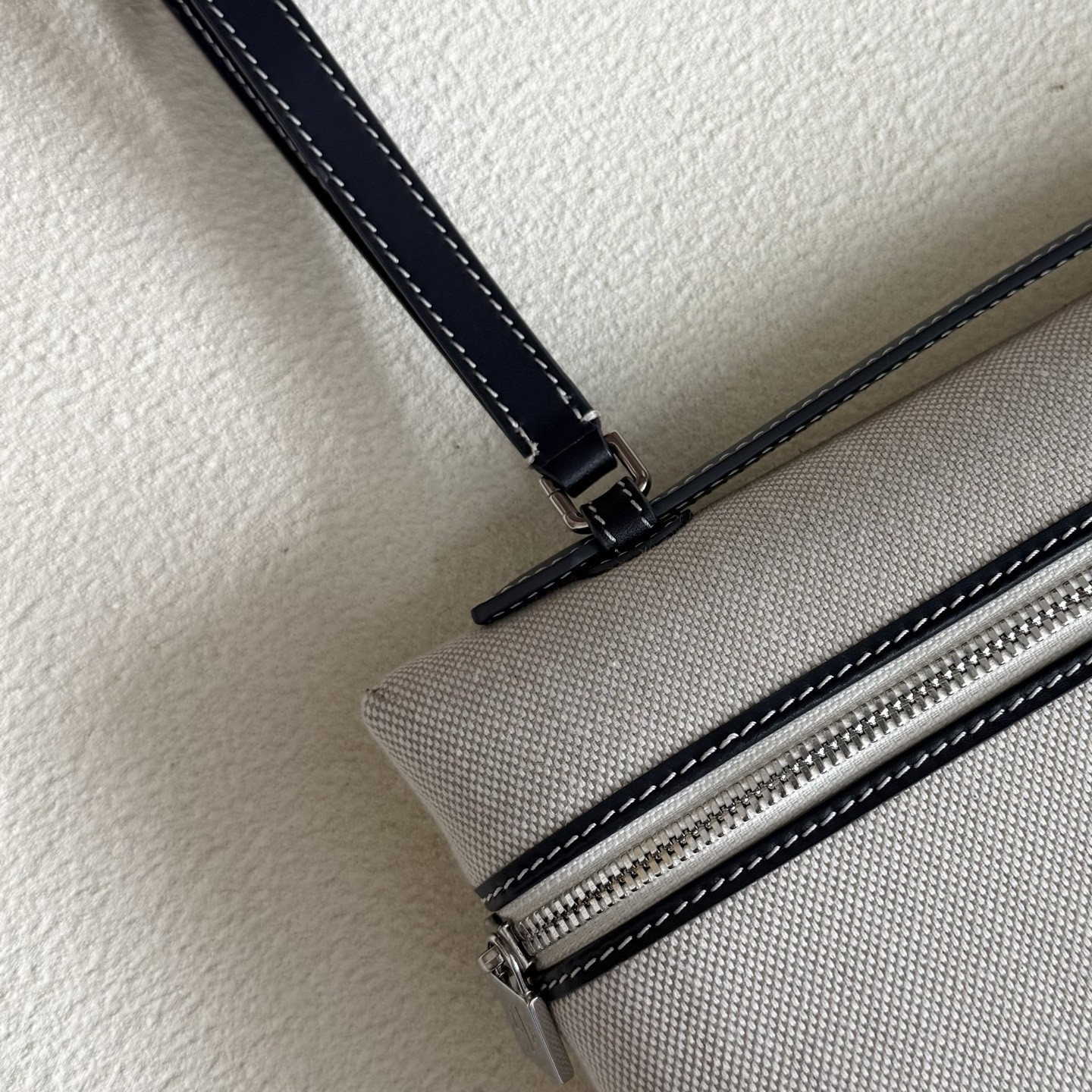 L0r0 P1ana Extra pouch L29 29x18x5cm