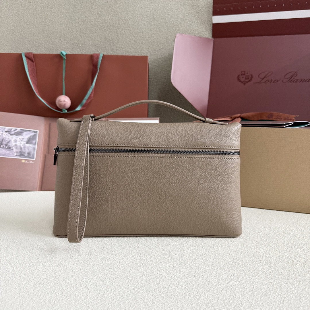 L0r0 P1ana Extra pouch L29 29x18x5cm