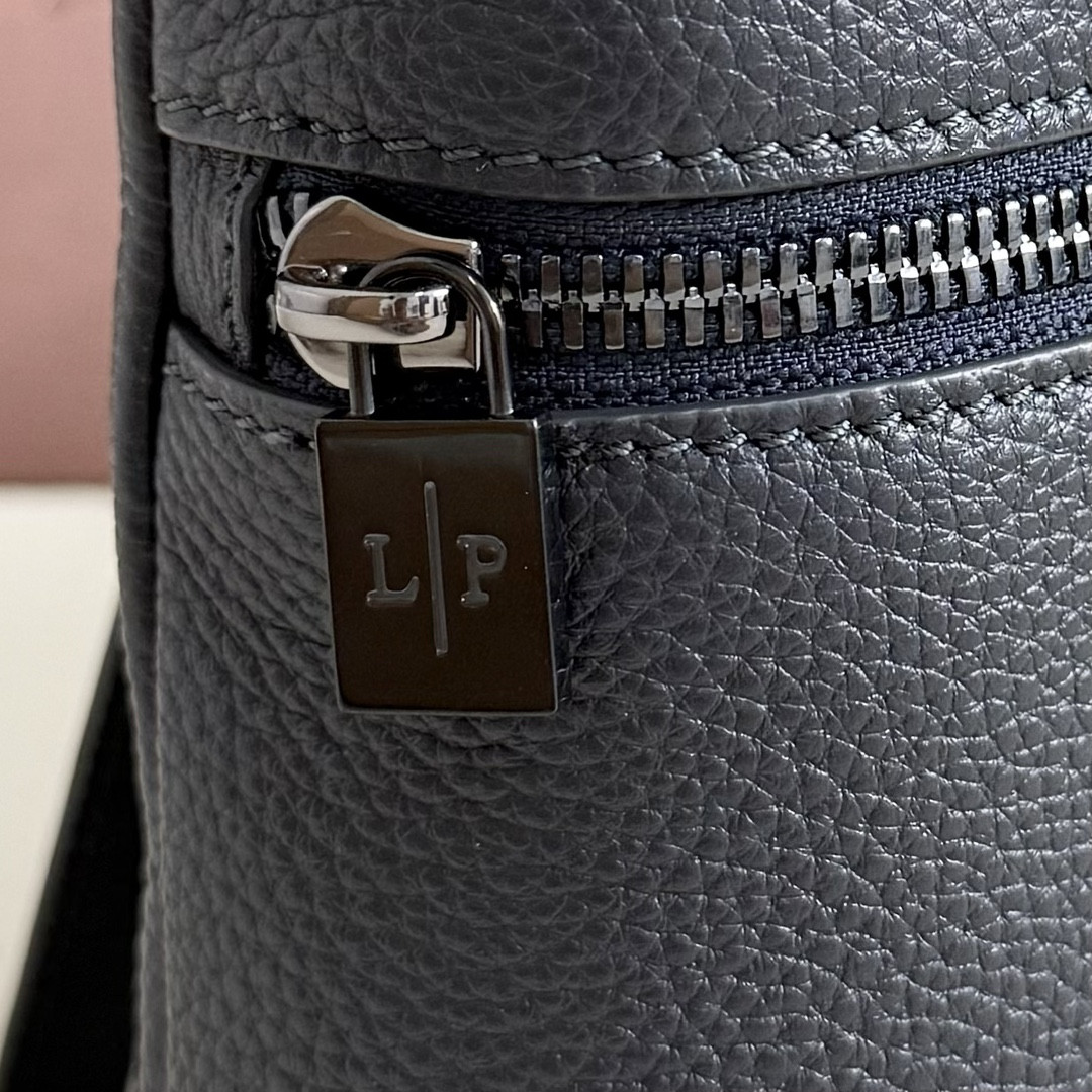 L0r0 P1ana Extra pouch L29 Deep Royal Blue 29x18x5cm