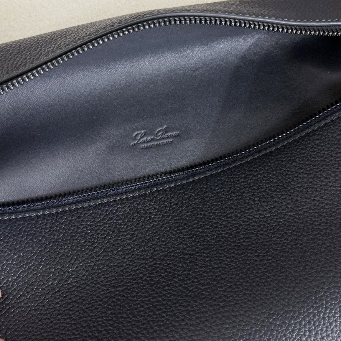 L0r0 P1ana Extra pouch L29 Deep Royal Blue 29x18x5cm