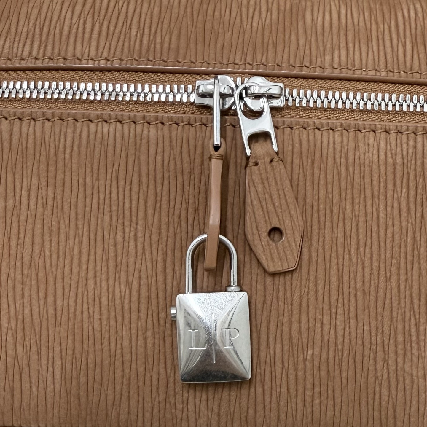 L0r0 P1ana Extra Bag L23 23x12x7cm