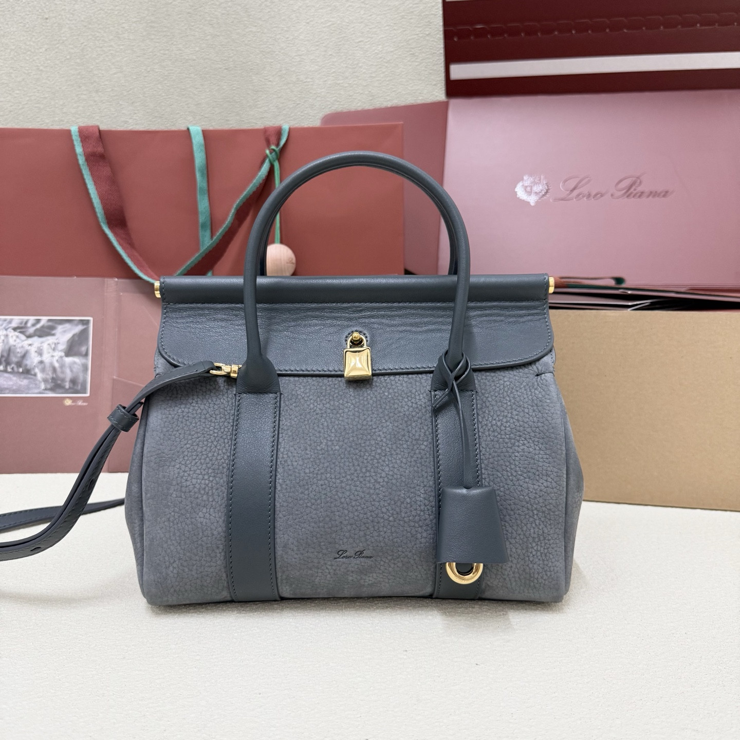 L0r0 P1ana Loom L25 Calfskin 25x18x12.5cm