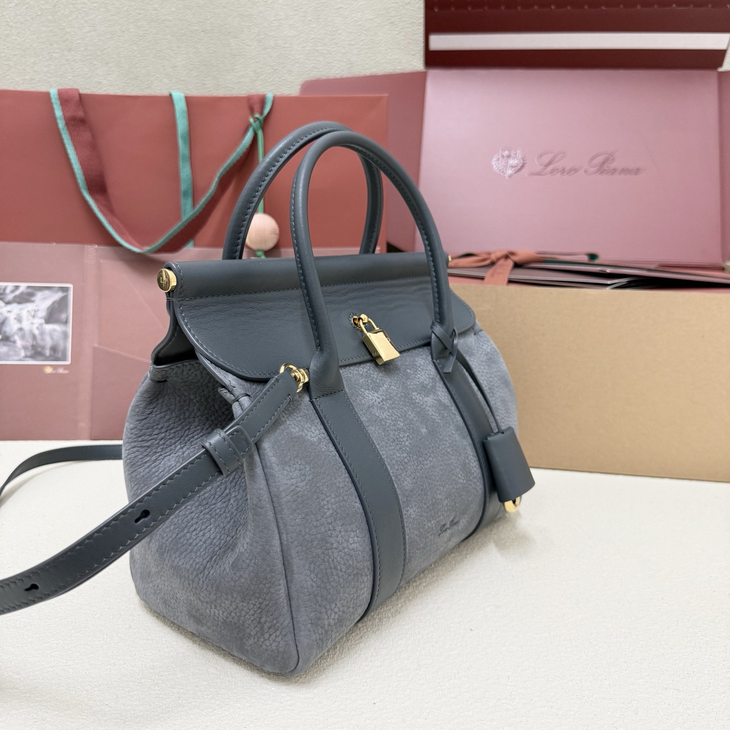 L0r0 P1ana Loom L25 Calfskin 25x18x12.5cm