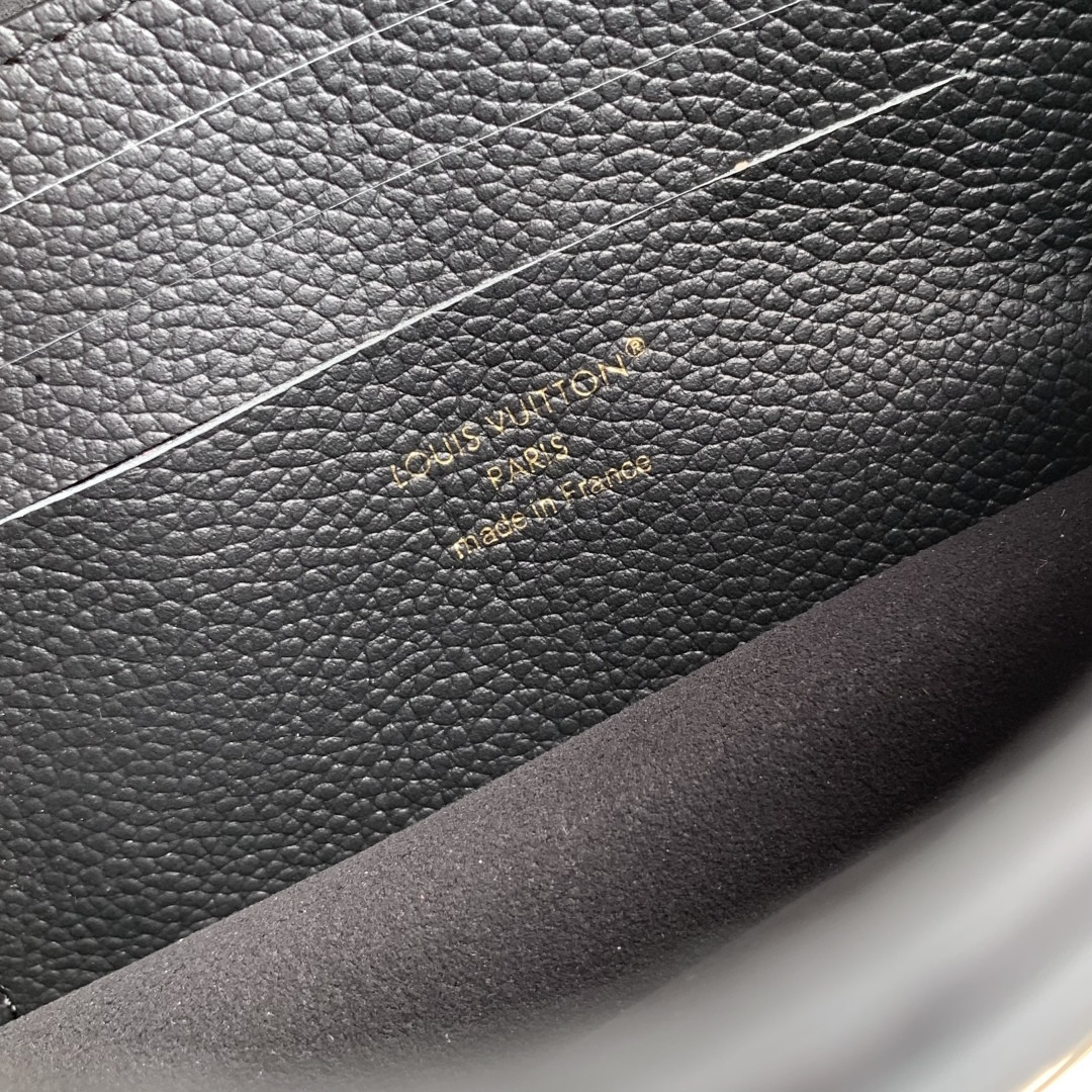 LV Wallet On Chain Rosy M13569 19.5x13.5x6.5cm