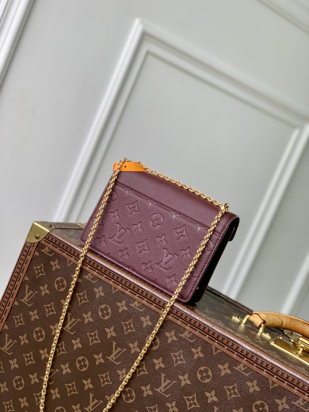 LV Wallet On Chain Rosy M25814 19.5x13.5x6.5cm