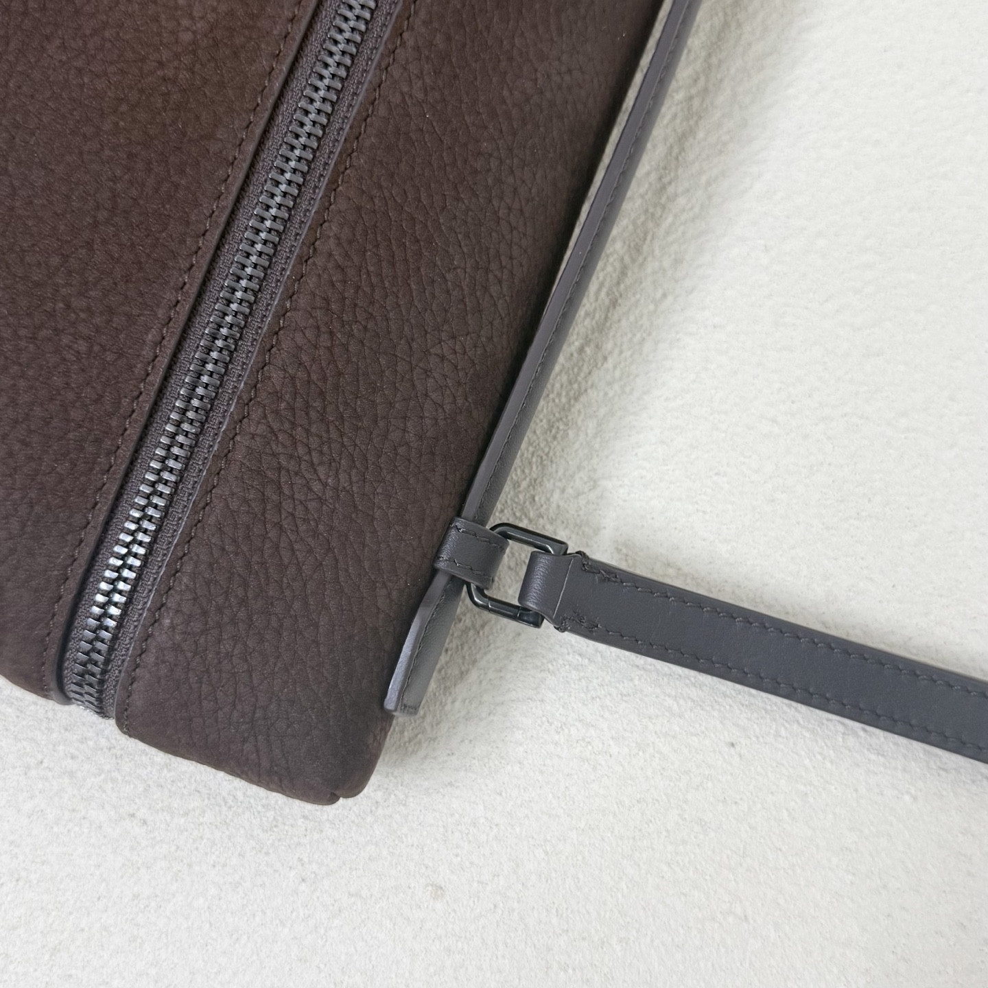 L0r0 P1ana Extra pouch L29 29x18x5cm