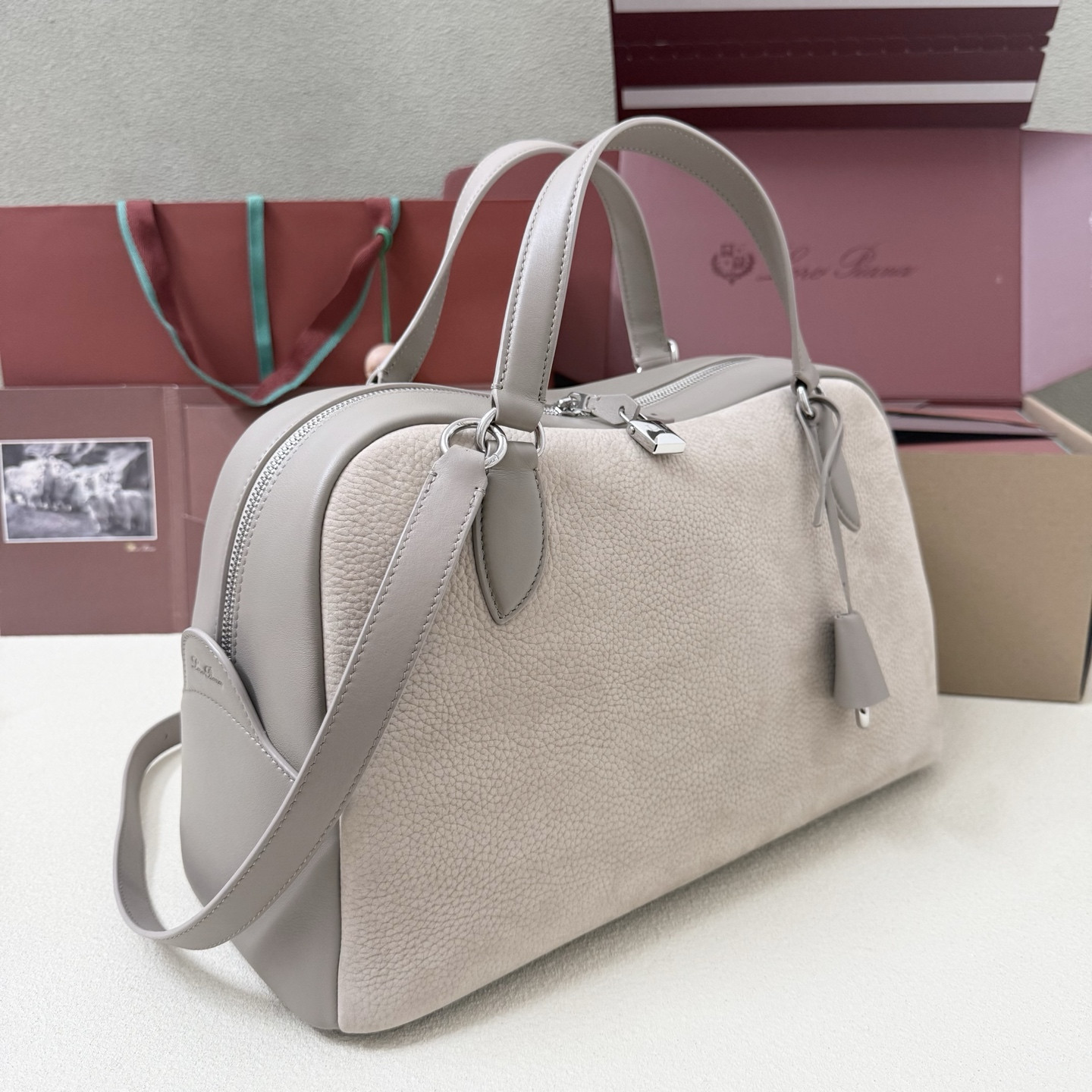 L0r0 P1ana Needle 38x22x16cm