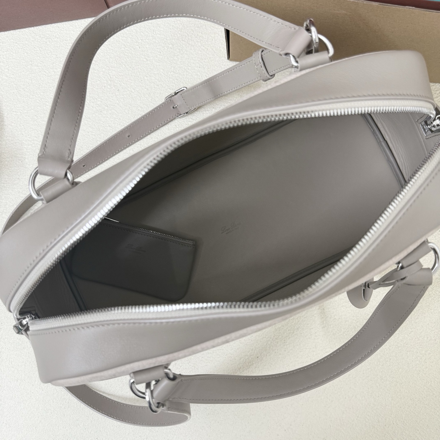 L0r0 P1ana Needle 38x22x16cm