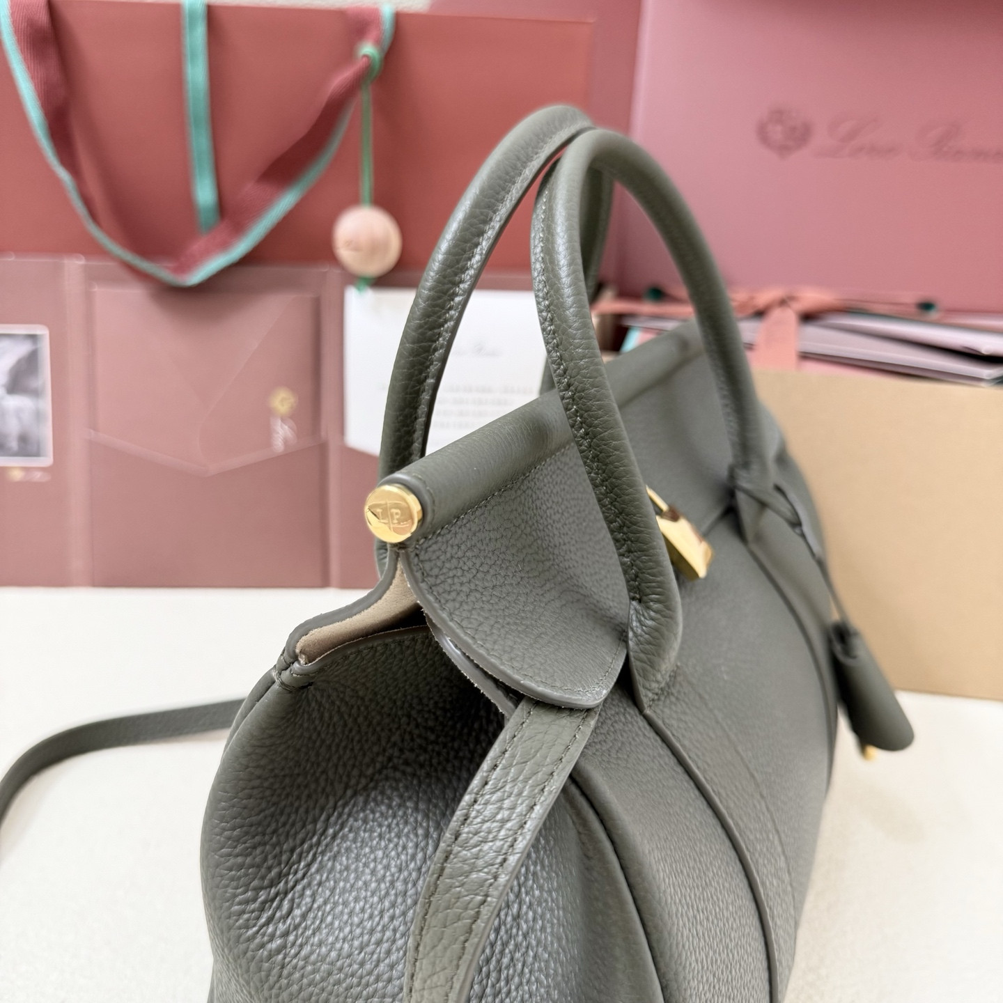 L0r0 P1ana Loom L25 Calfskin 25x18x12.5cm