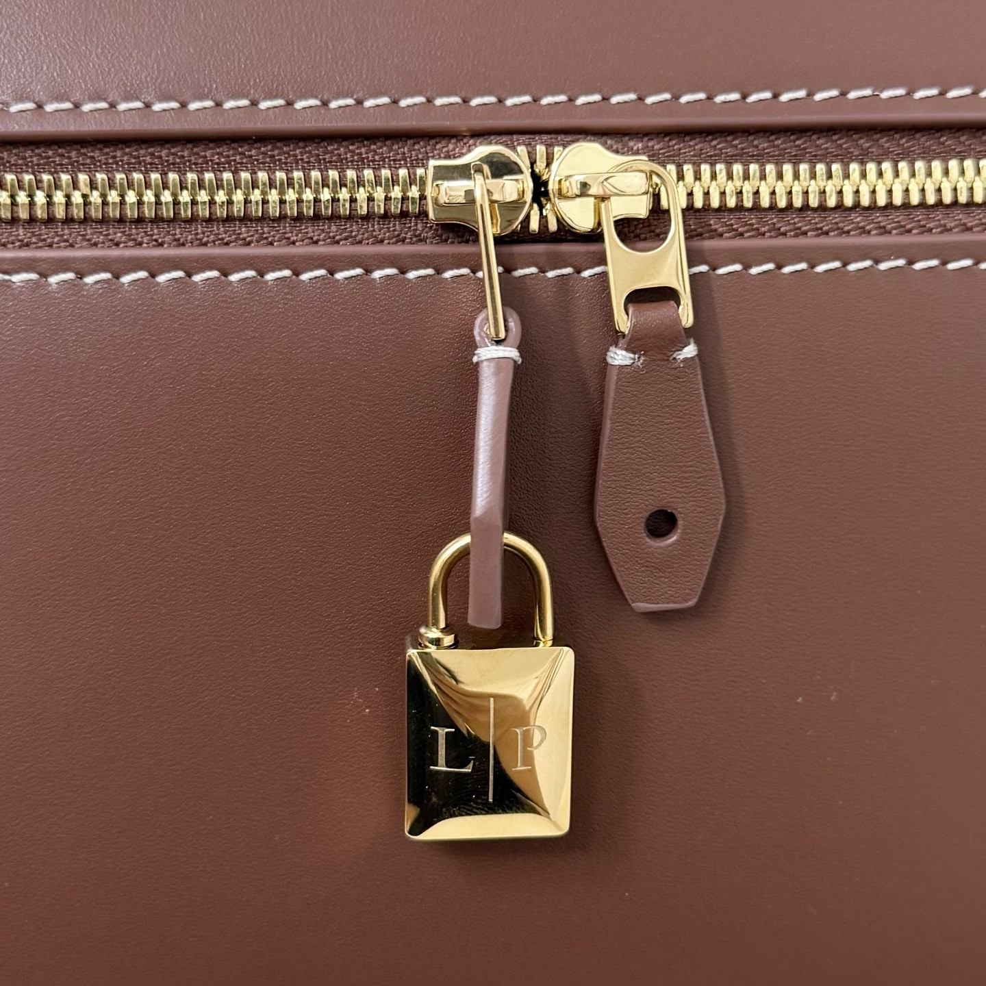 L0r0 P1ana Extra Pocket L27 16x27x10cm