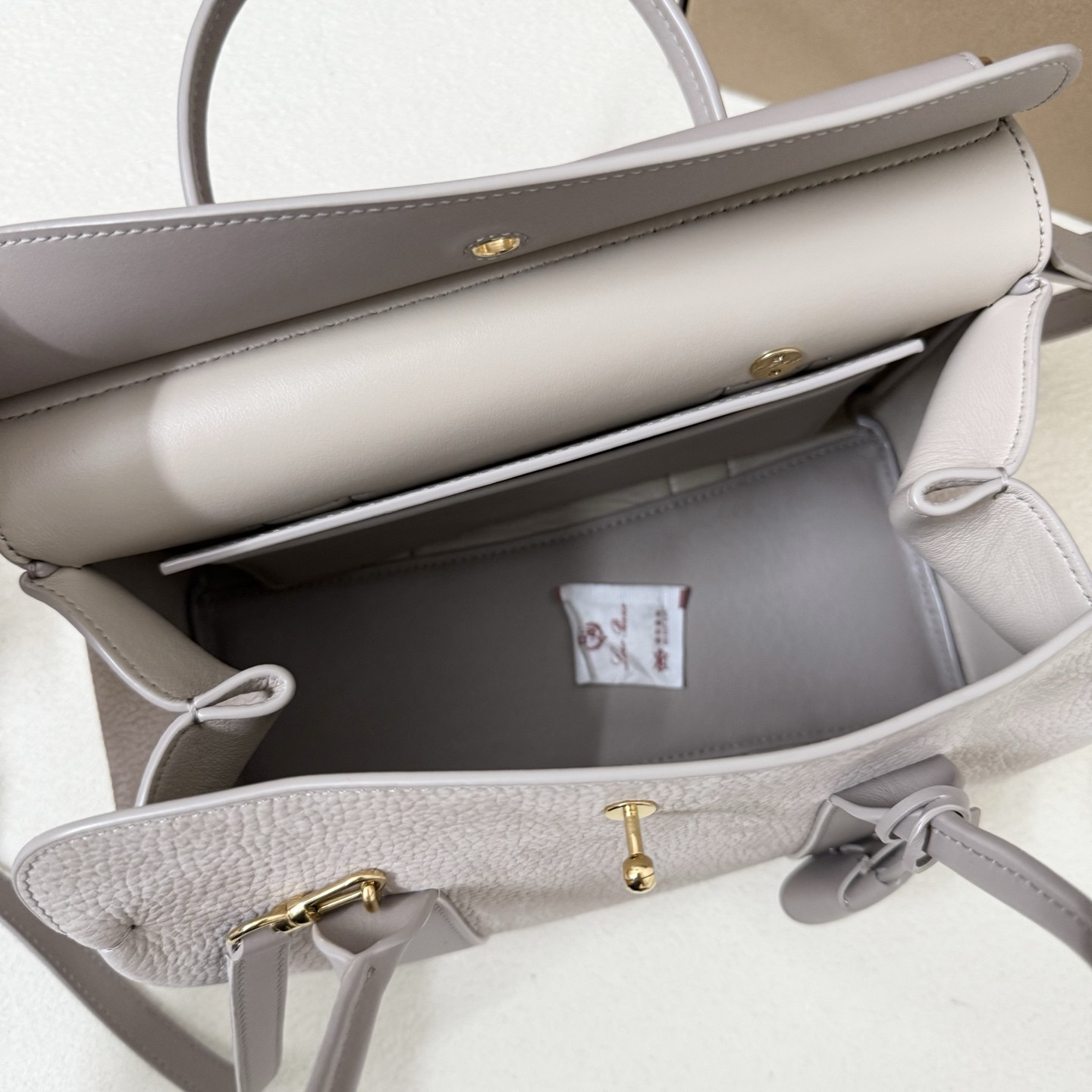 L0r0 P1ana Loom L25 Calfskin 25x18x12.5cm