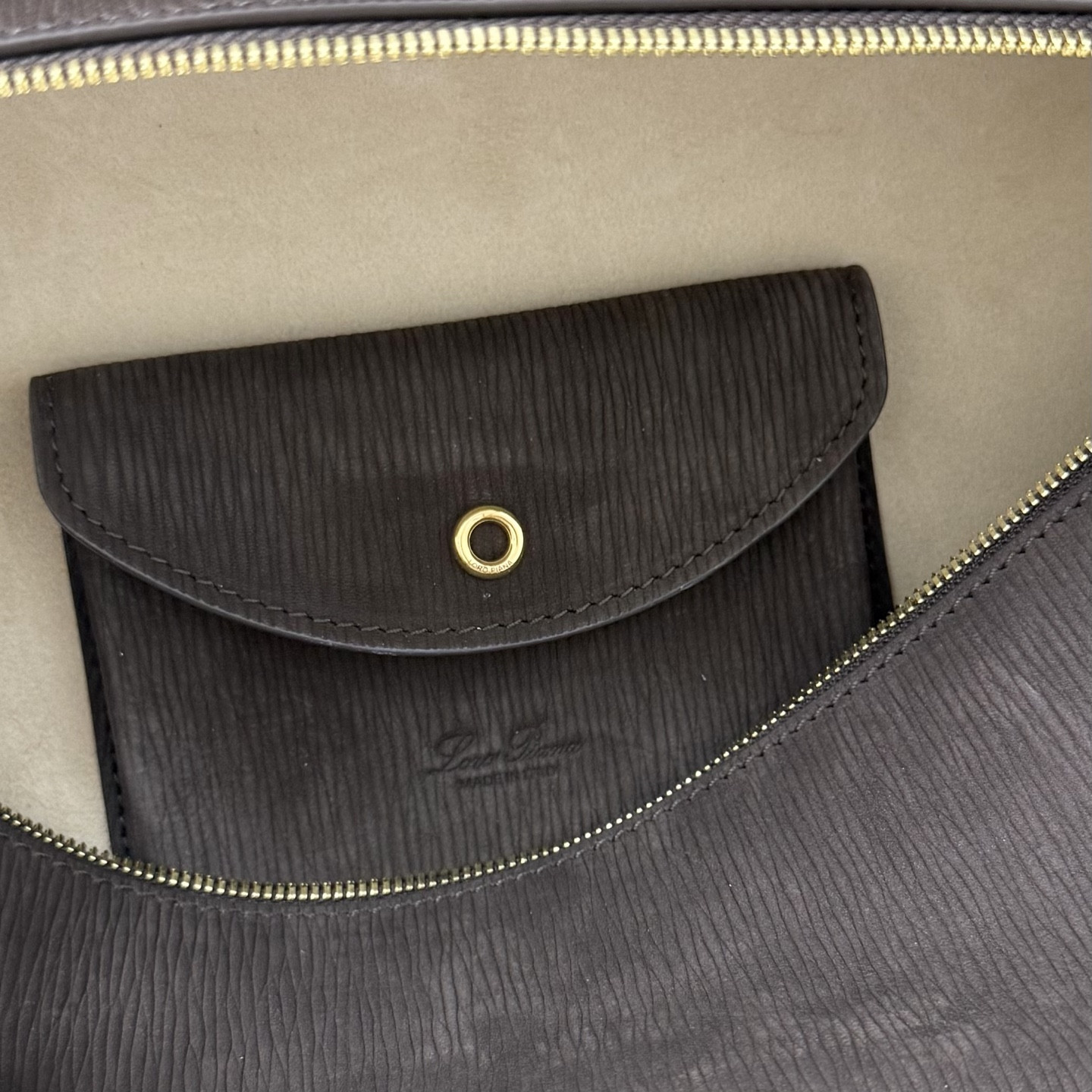 L0r0 P1ana Extra Pocket L27 16x27x10cm