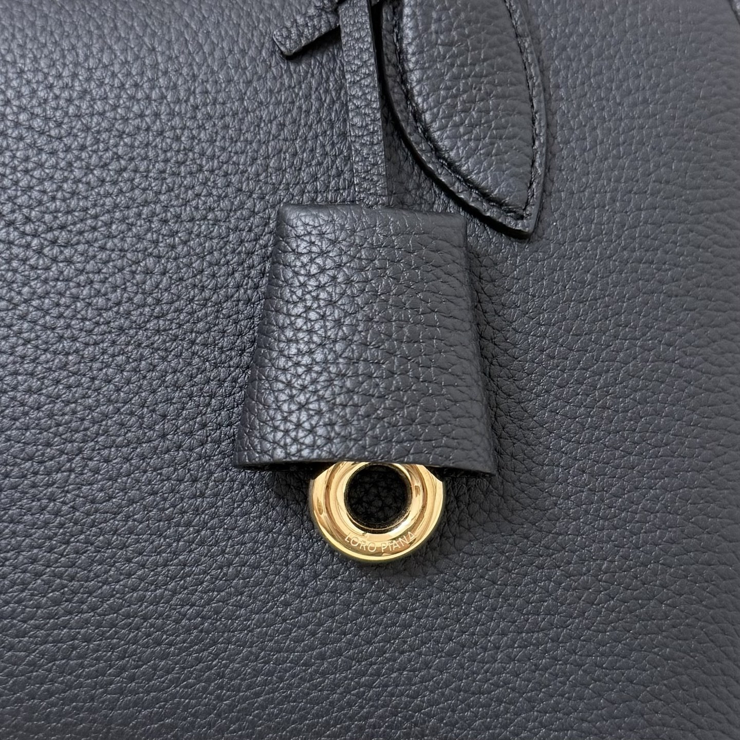 L0r0 P1ana Small Needle Bag 31x15x16cm