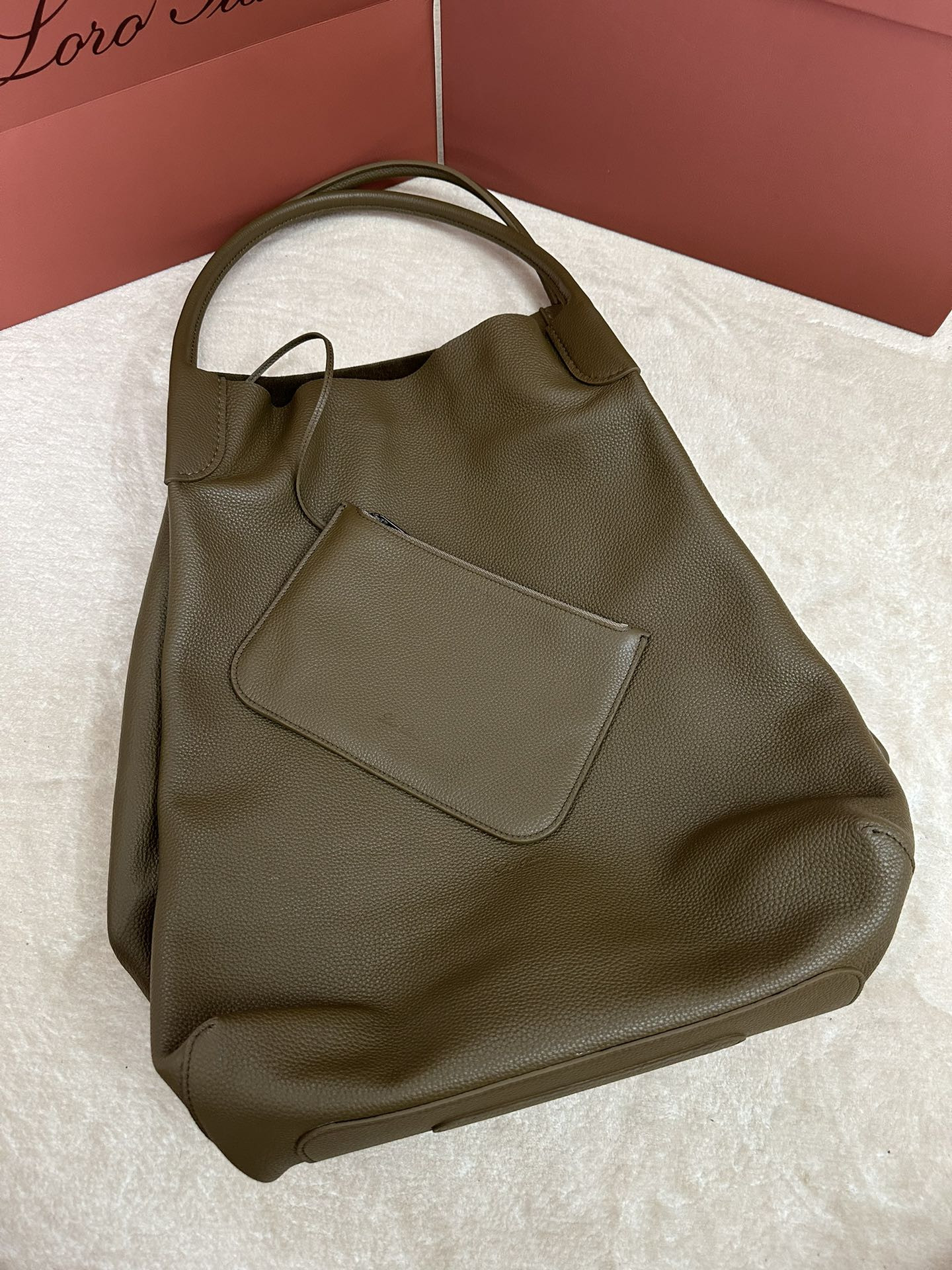 L0r0 P1ana Bale Hobo 40x32x27cm Handle length 22cm Without Box