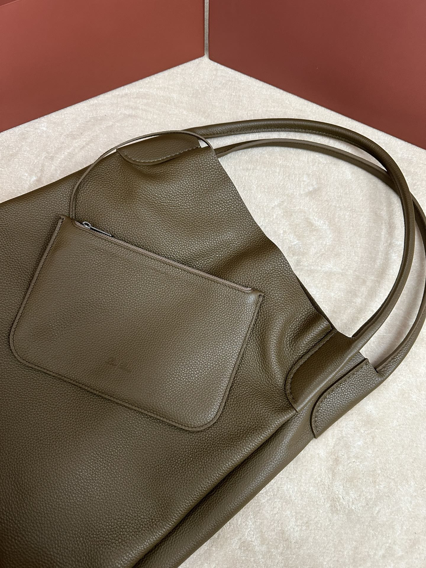 L0r0 P1ana Bale Hobo 40x32x27cm Handle length 22cm Without Box