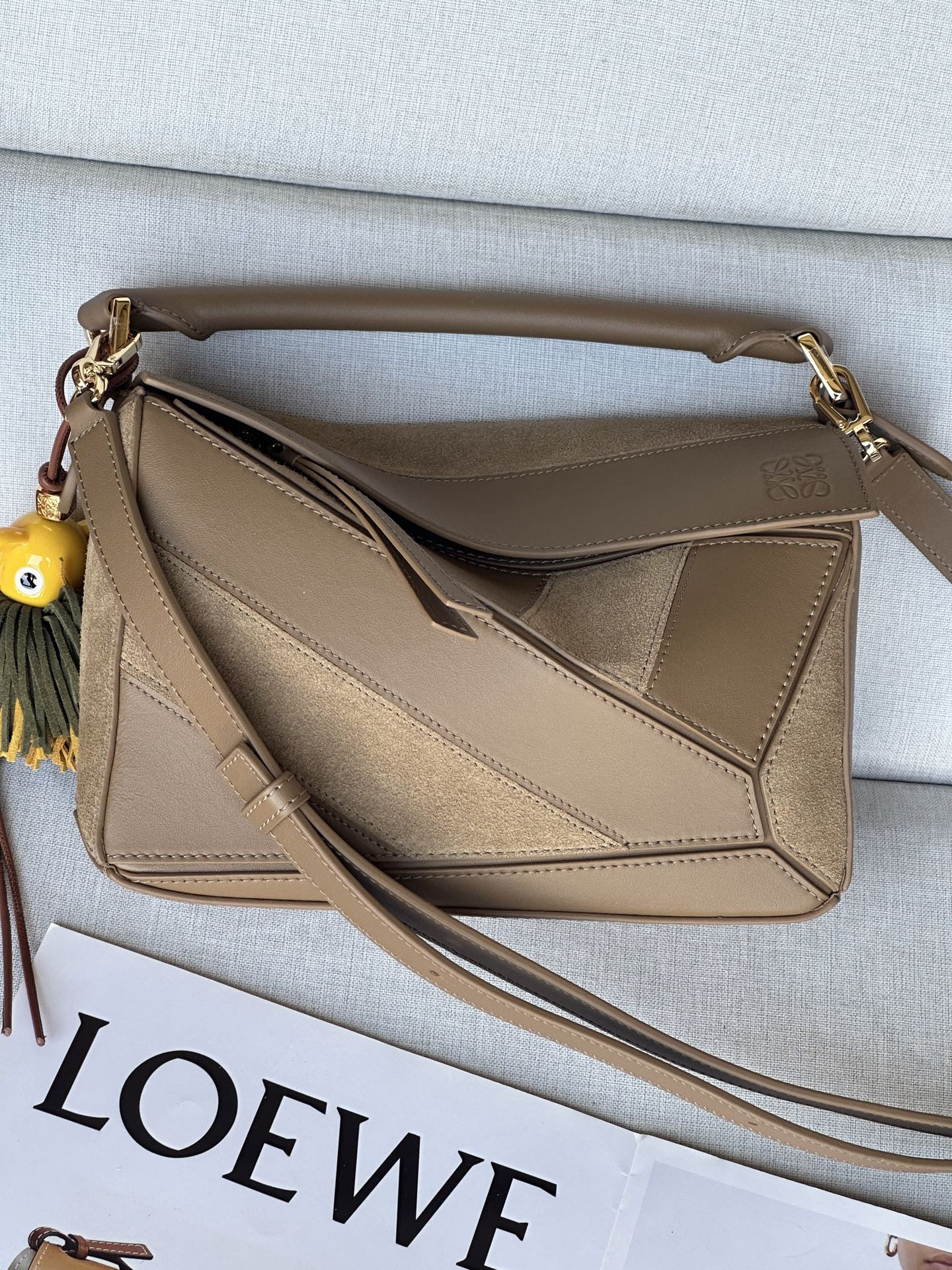 LOEWE Small Puzzle Bag in Classic Calfskin and Suede 16.5x24x10.5cm
