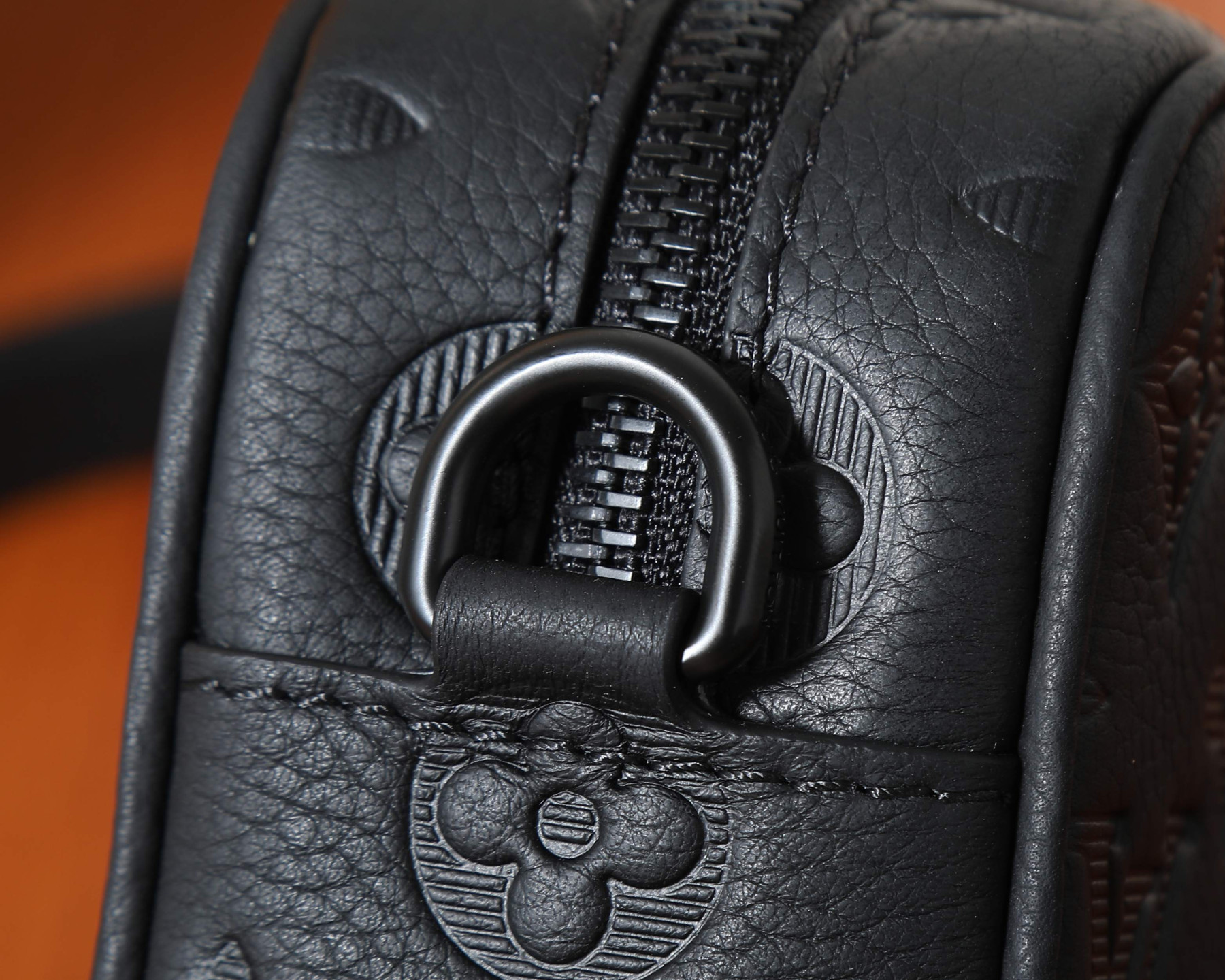 LV Trocadéro Wearable Wallet M26737 20x13x6.5cm