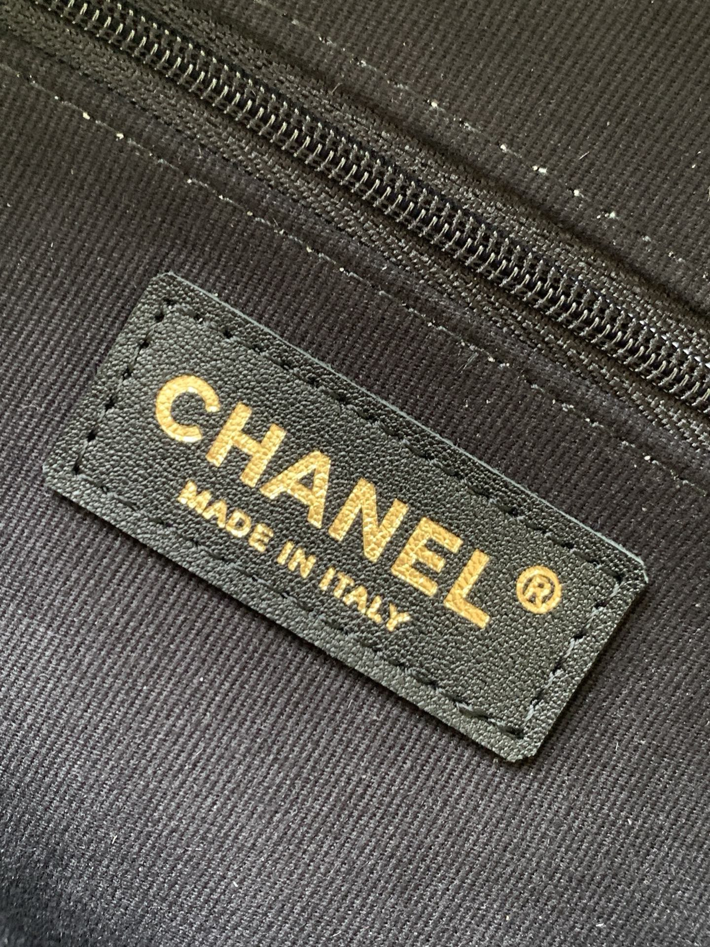 Chanel Backpack 22x22.5x8.5cm