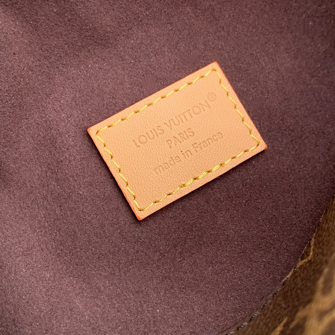 LV Pochette Mia M26191 22x14.5x8cm