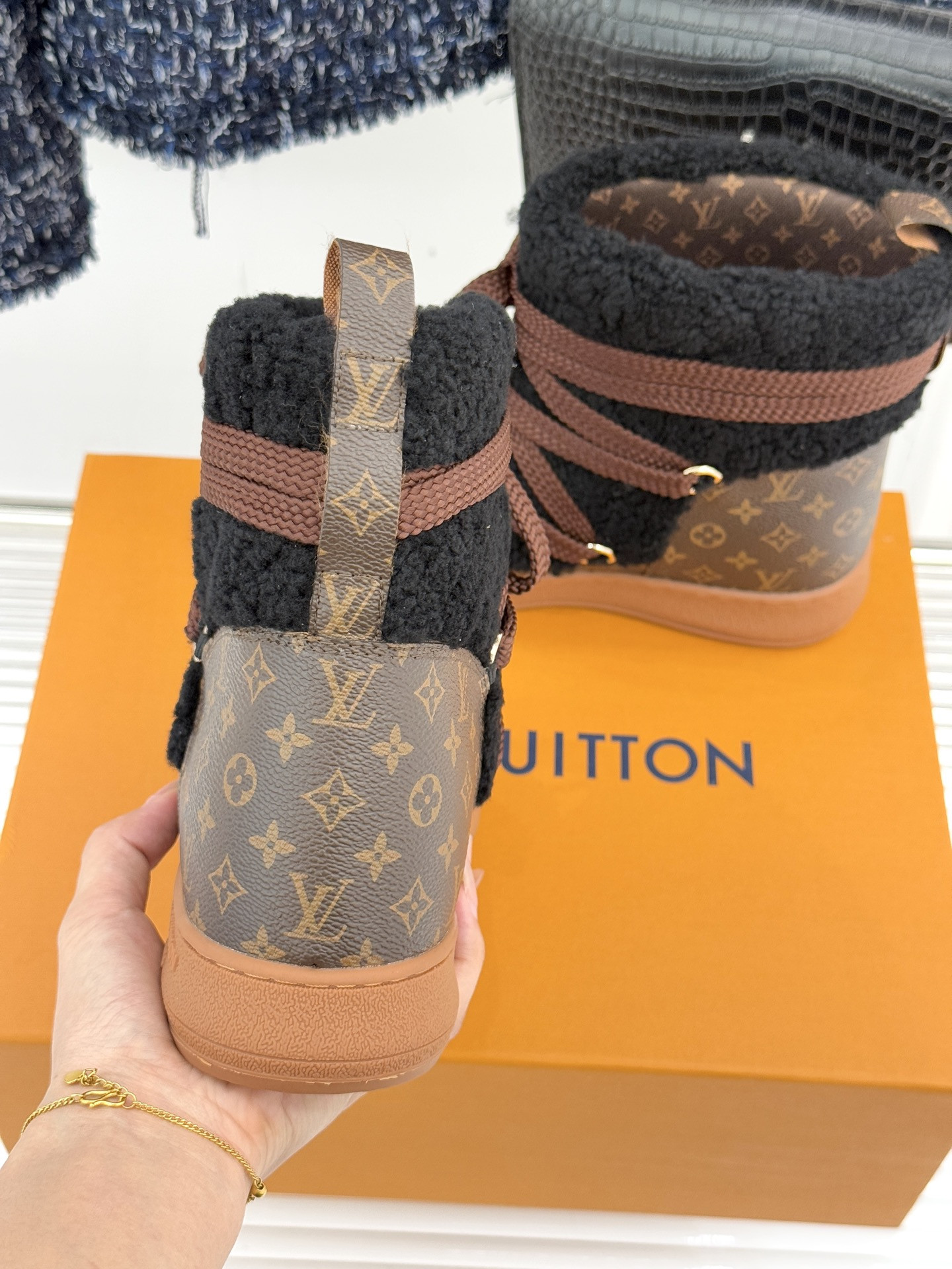 UA LV Cloud Lace-Up Ankle Boot Sneaker