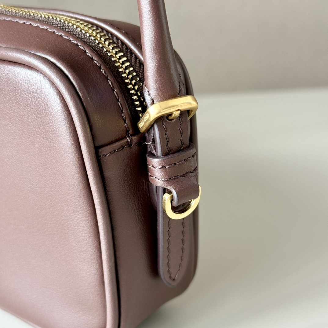 Miu Miu Leather Pouch 10x20x4.5cm