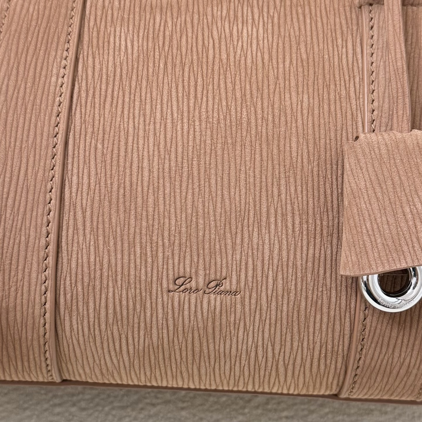 L0r0 P1ana Loom L25 25x18x12.5cm