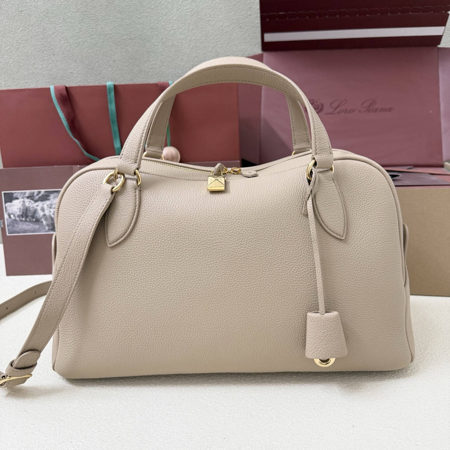 L0r0 P1ana Needle 38x22x16cm