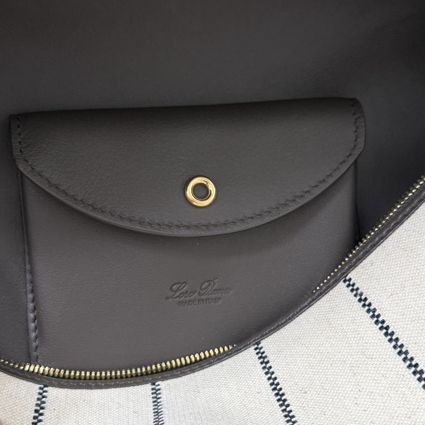 L0r0 P1ana Extra Pocket L27 16x27x10cm