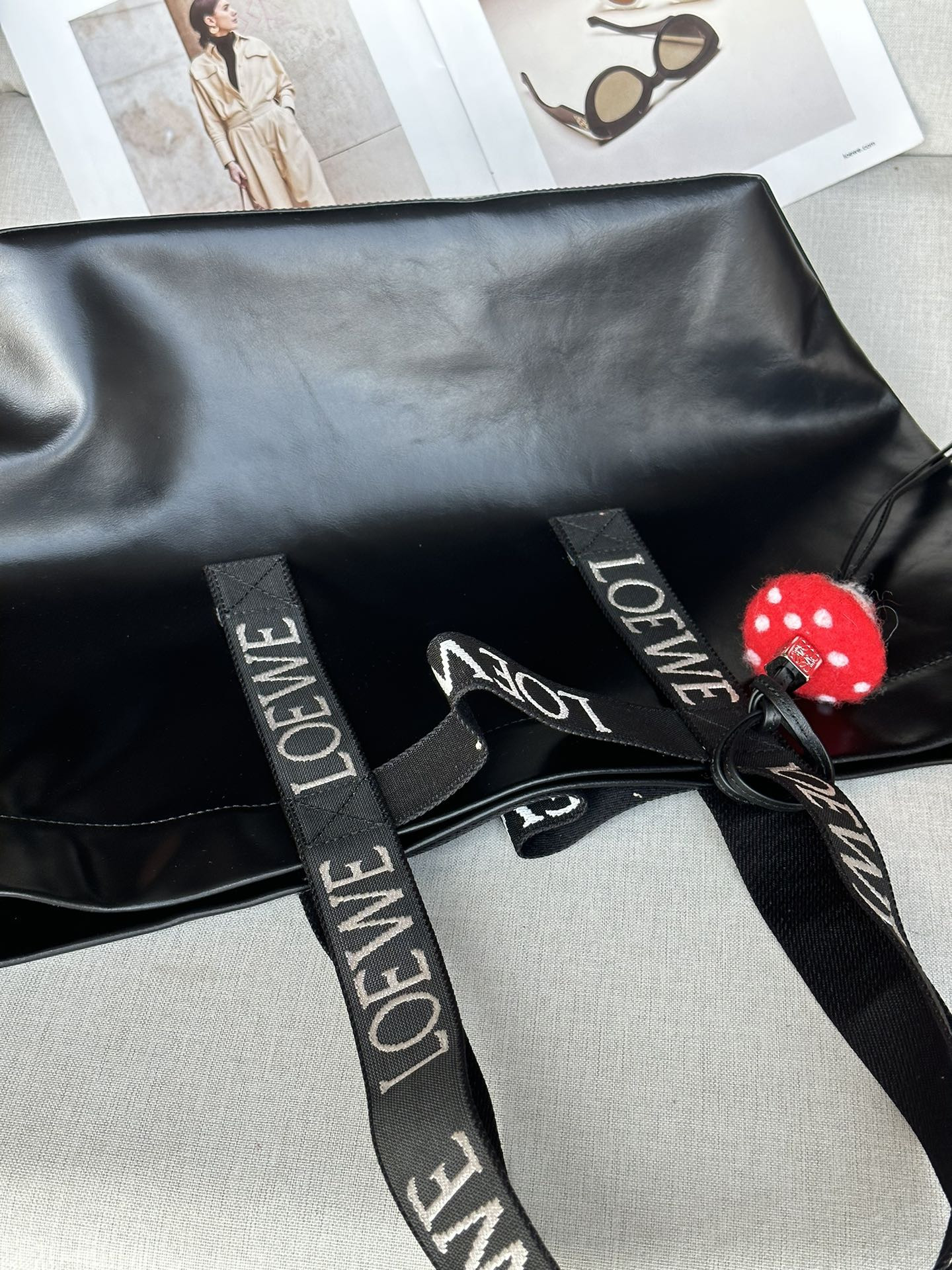 Loewe Fold Shopper in Paper Calfskin 31x50x20cm